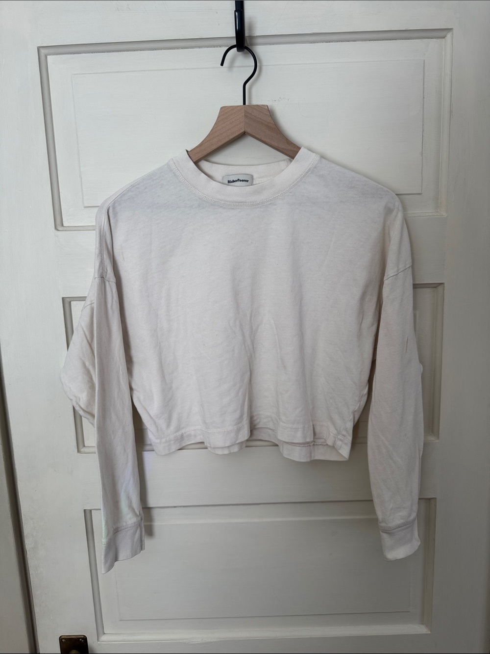 Richer Poorer Off-White Cropped Long-Sleeve Tee